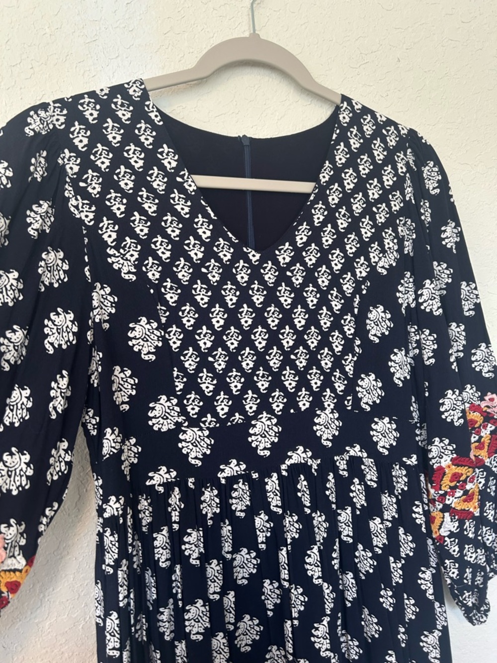 Boho Chicwish Navy Printed V‑Neck Midi Dress with Embroidered Trim - Picture 5 of 11